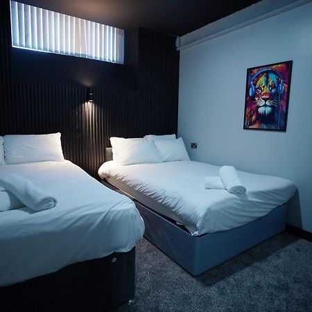 Nero Suite Sleeps Fourteen 曼彻斯特 外观 照片