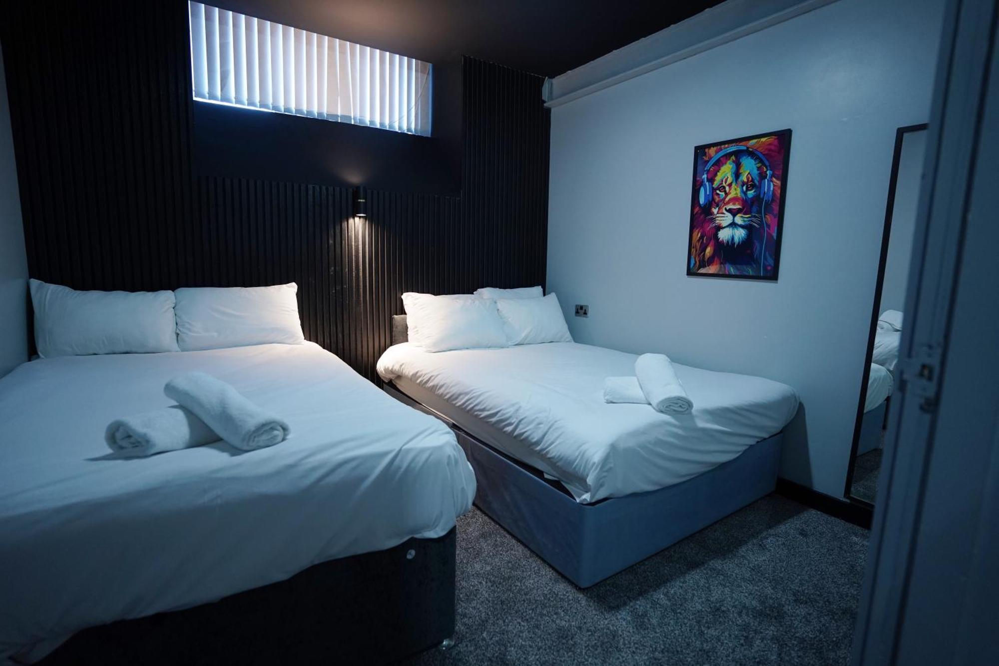 Nero Suite Sleeps Fourteen 曼彻斯特 外观 照片