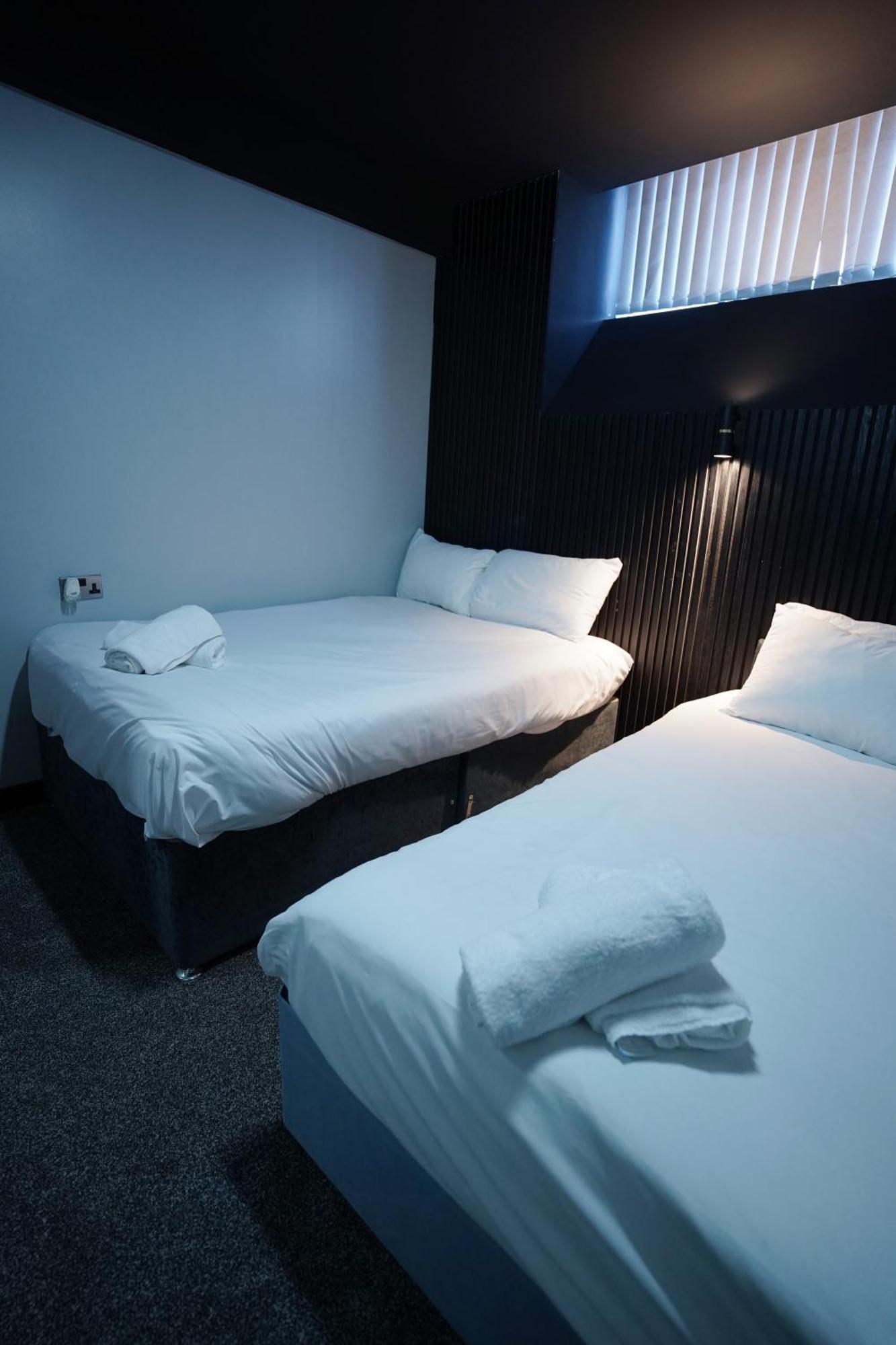 Nero Suite Sleeps Fourteen 曼彻斯特 外观 照片